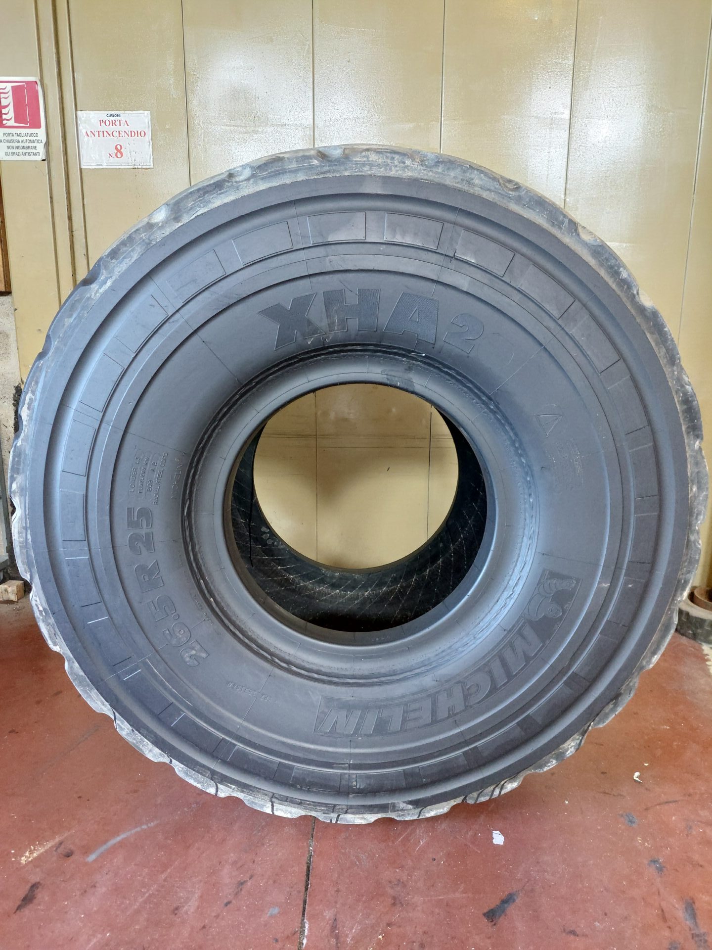 #4073 26.5R25 Michelin XHA2 ** L3 Residuo 15/10 mm - immagine 2