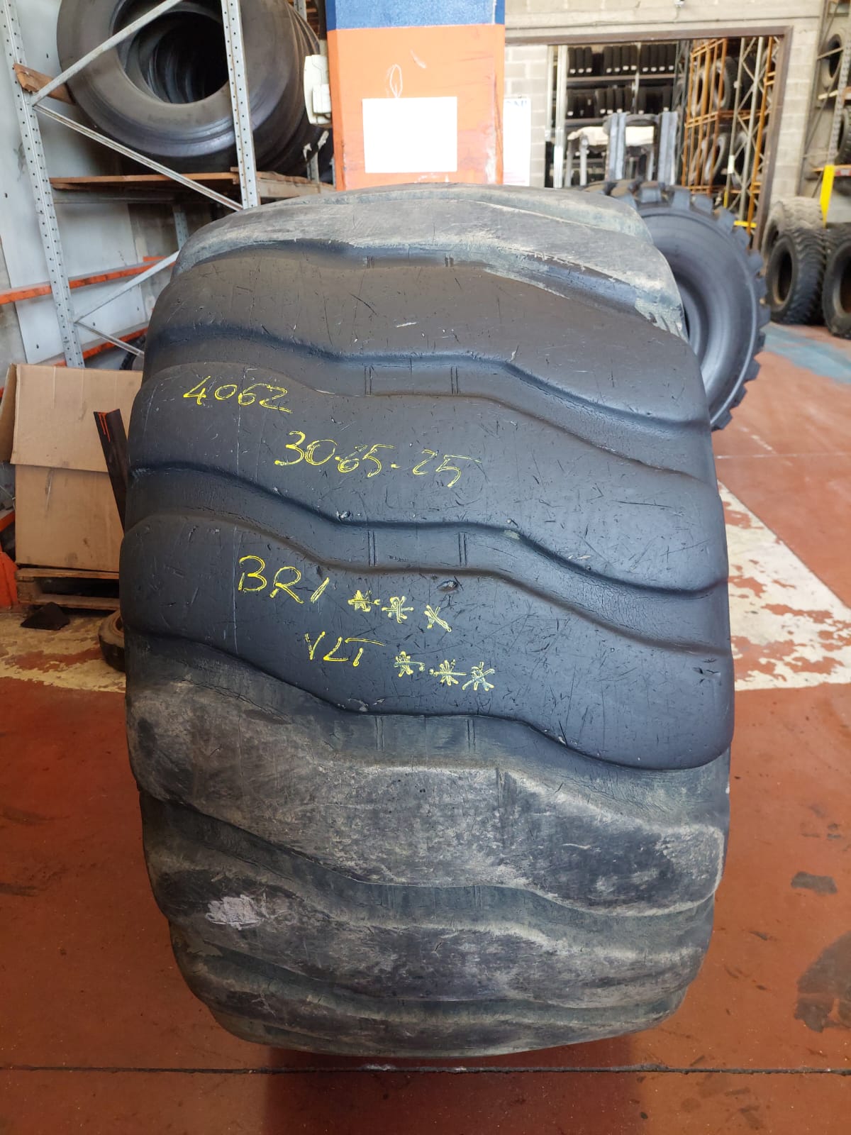 #4062 30/65R25 Bridgestone VLT */** Residuo 16/16 mm - immagine 2
