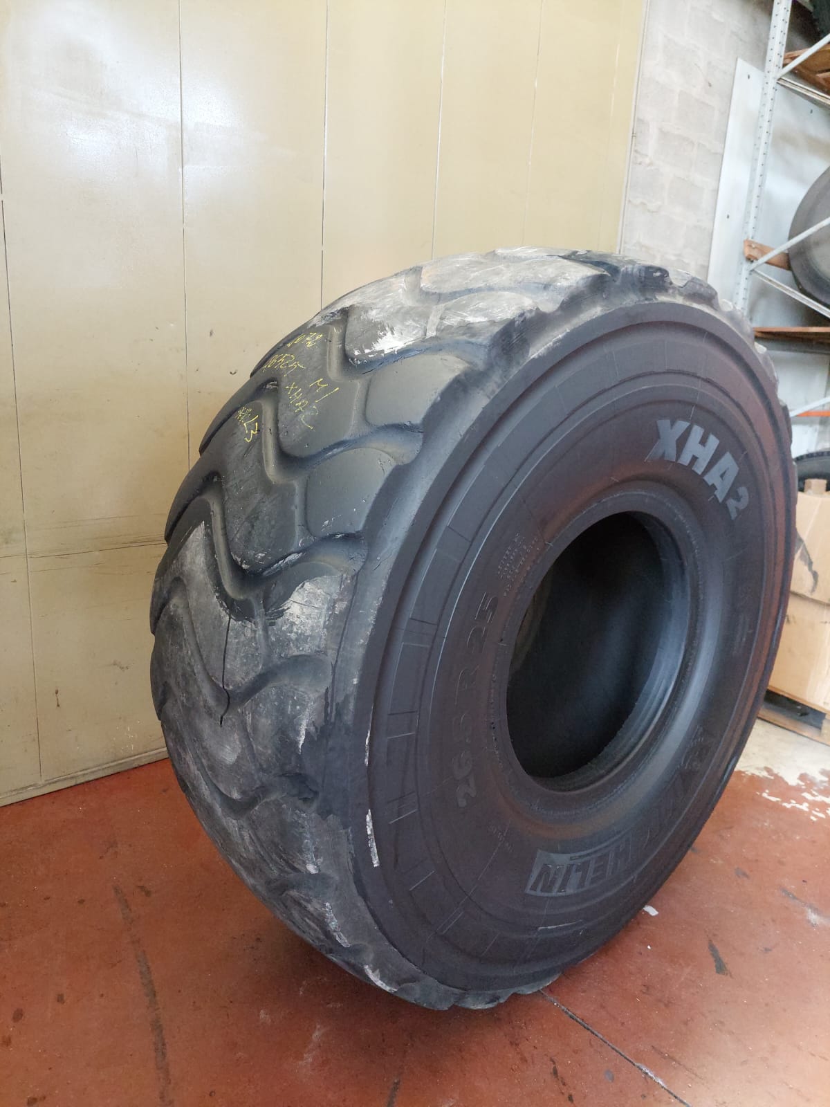 #4072 26.5R25 Michelin XHA2 ** L3 Residuo 15/14 mm