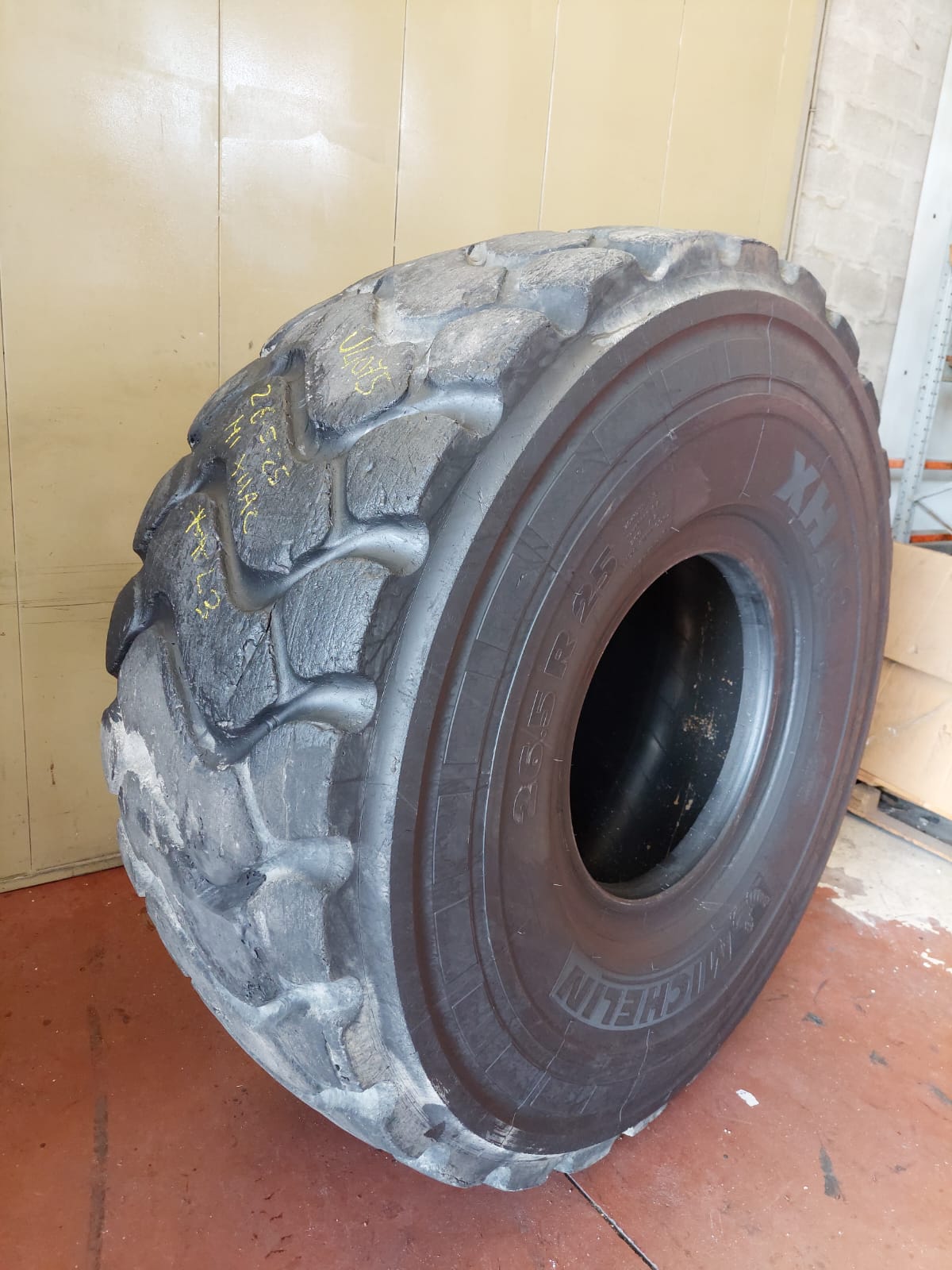 #4075 26.5R25 Michelin XHA2 ** L3 Residuo 20/20 mm