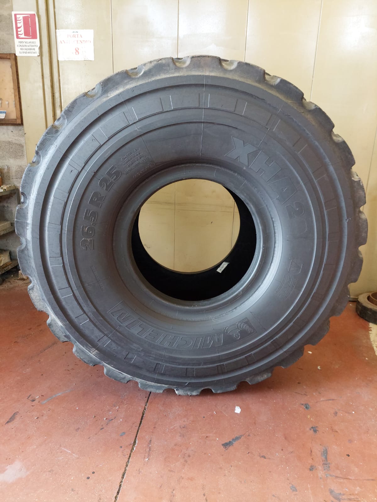 #4075 26.5R25 Michelin XHA2 ** L3 Residuo 20/20 mm - immagine 3
