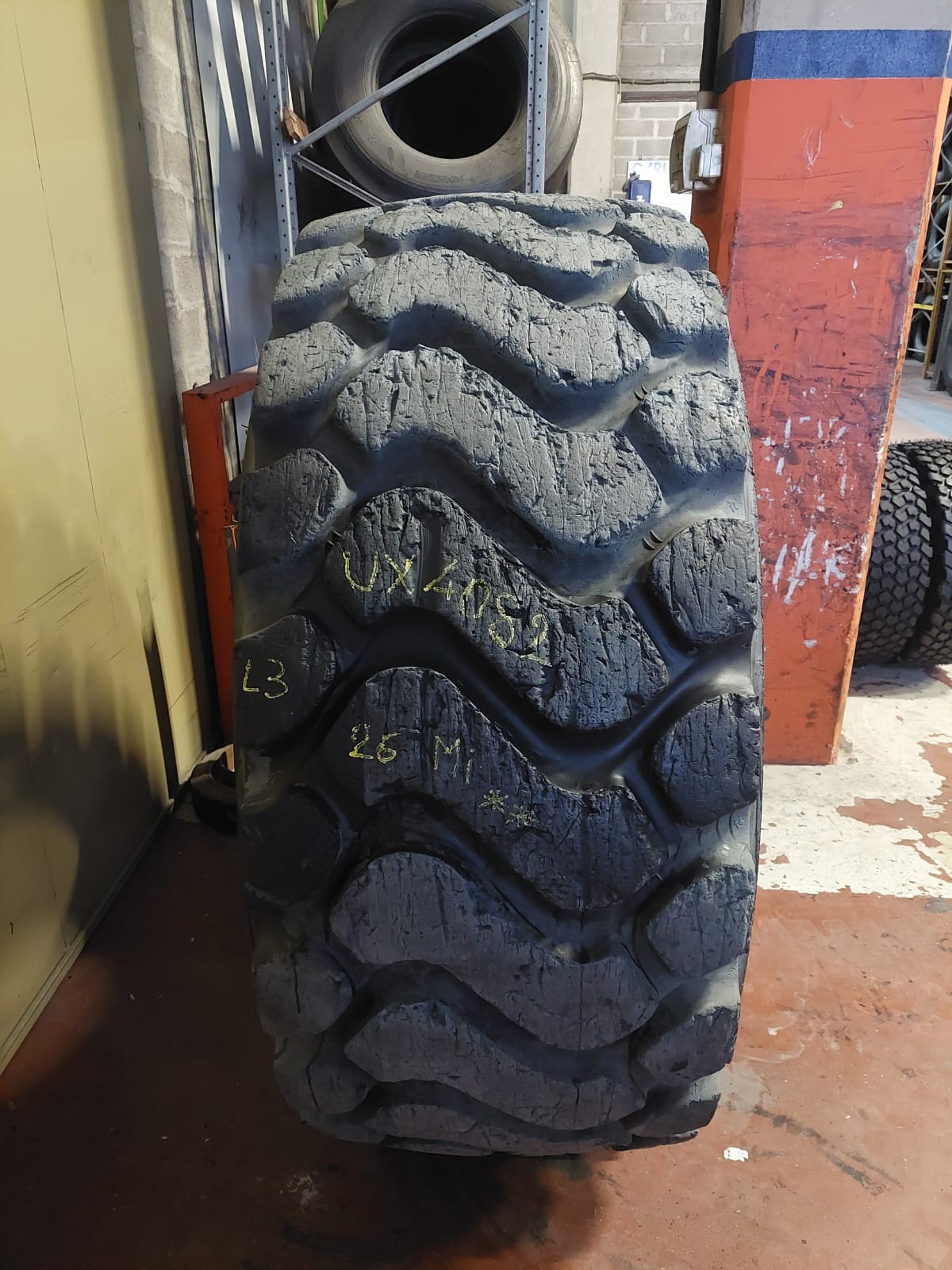 #4082 26.5R25 Michelin XHA2 ** L3 Residuo 30/33 mm - immagine 2