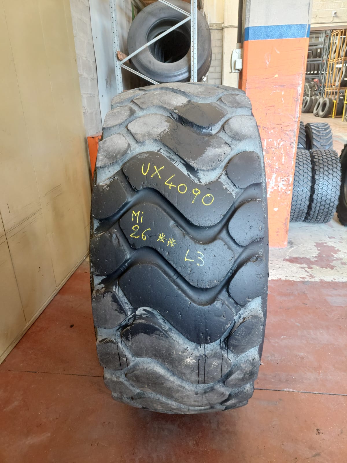 #4090 26.5R25 Michelin XHA2 ** L3 Residuo 19/22 mm - immagine 3