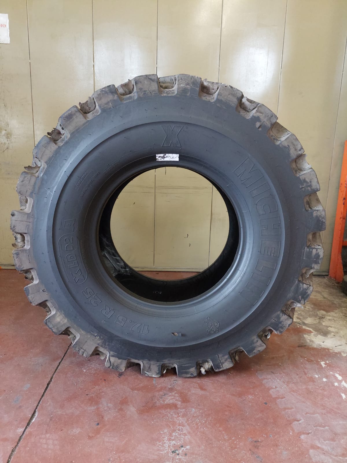 #4105 17.5R25 Michelin XLDD2 * Residuo 48/47 mm - immagine 2