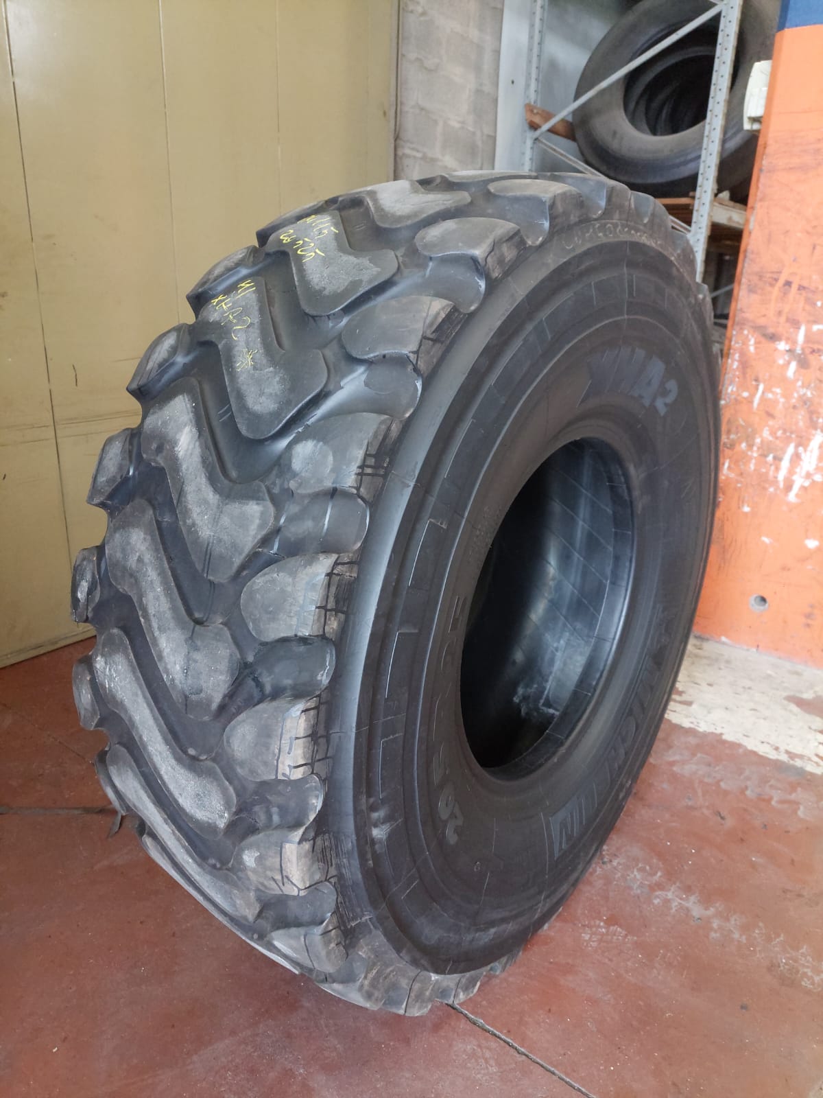 #4115 20.5R25 Michelin XHA2 * Residuo 20/15 mm