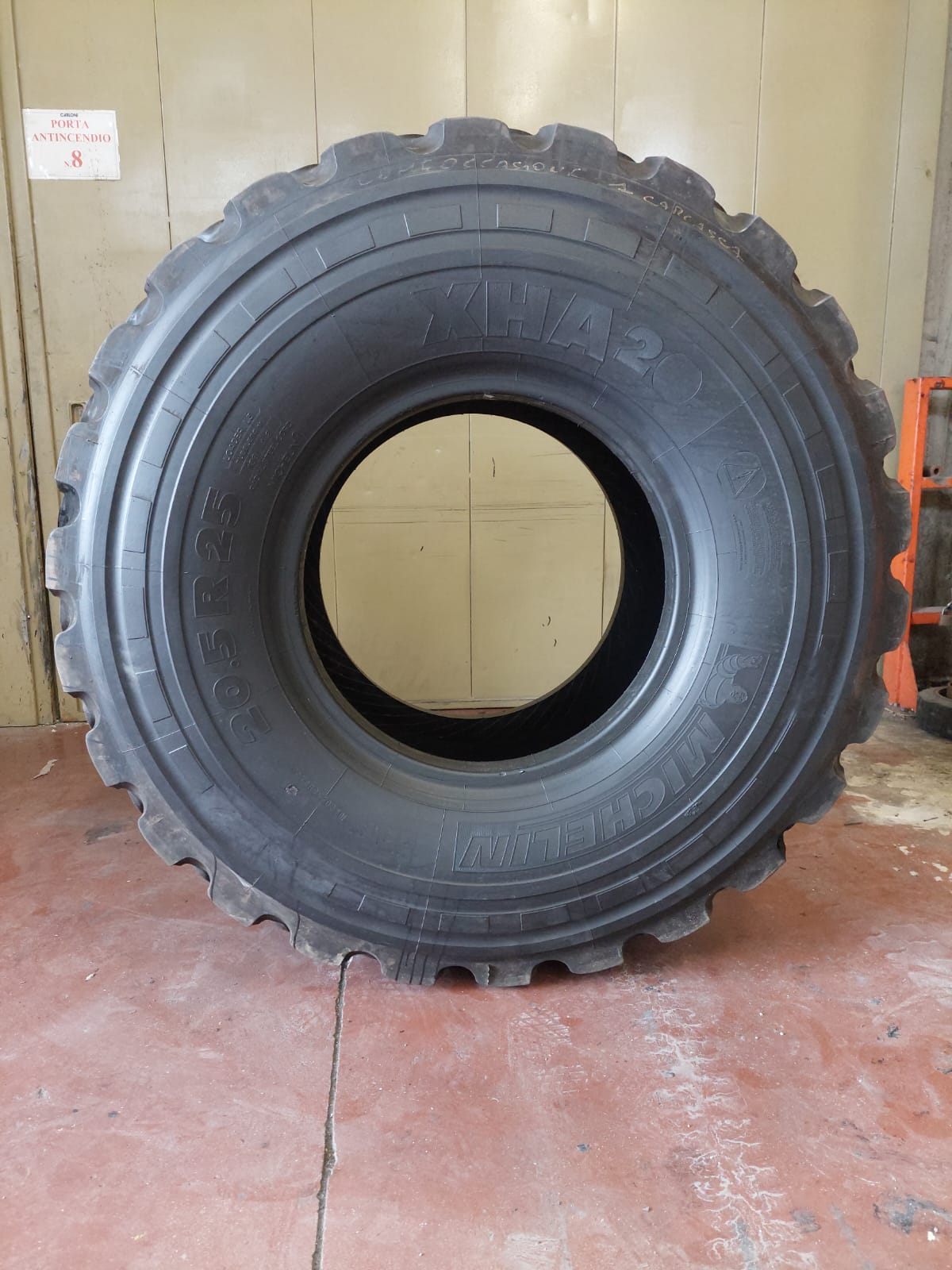 #4115 20.5R25 Michelin XHA2 * Residuo 20/15 mm - immagine 2