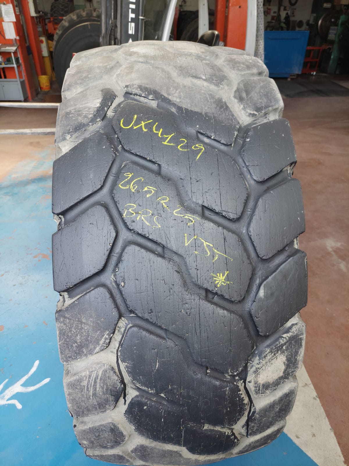 #4129 26.5R25 Bridgestone VJT ** Residuo 12/12 mm - immagine 3