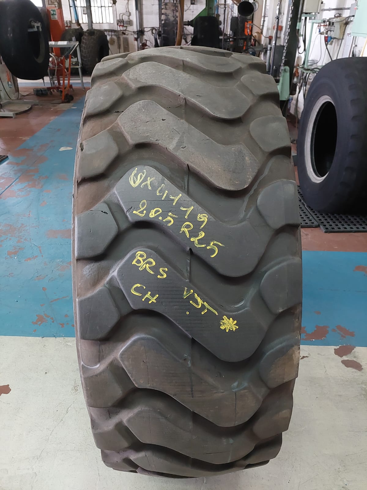 #4119 20.5R25 BRI VJT CH RIC. PIAVE * 19/19 mm - immagine 2