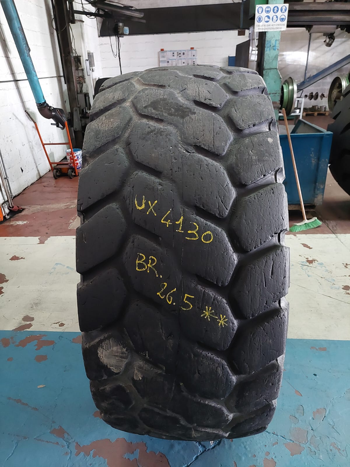 #4130 26.5R25 Bridgestone VJT ** Residuo 12/12 mm - immagine 3
