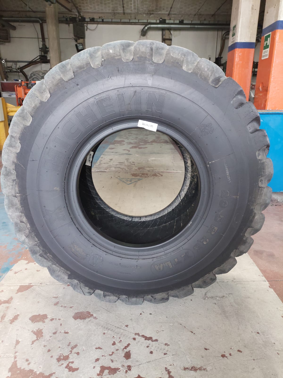 #4136 20.5R25 Michelin XTLA * Residuo 12/12 mm - immagine 2