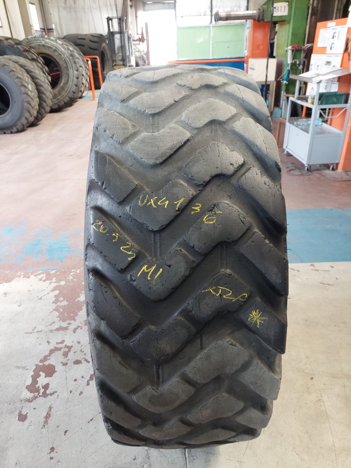 #4136 20.5R25 Michelin XTLA * Residuo 12/12 mm - immagine 3