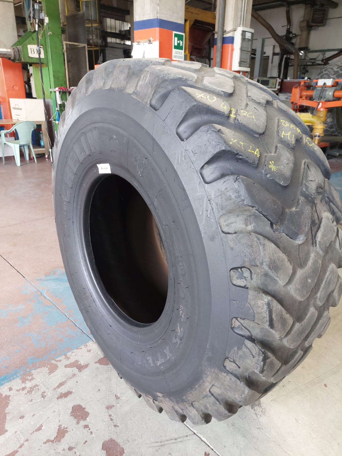 #4134 20.5R25 Michelin XTLA * Residuo 13/12 mm